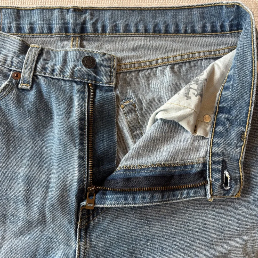 Levi Strauss‎ Men Light Wash Blue Straight Leg Denim Jeans 33x32